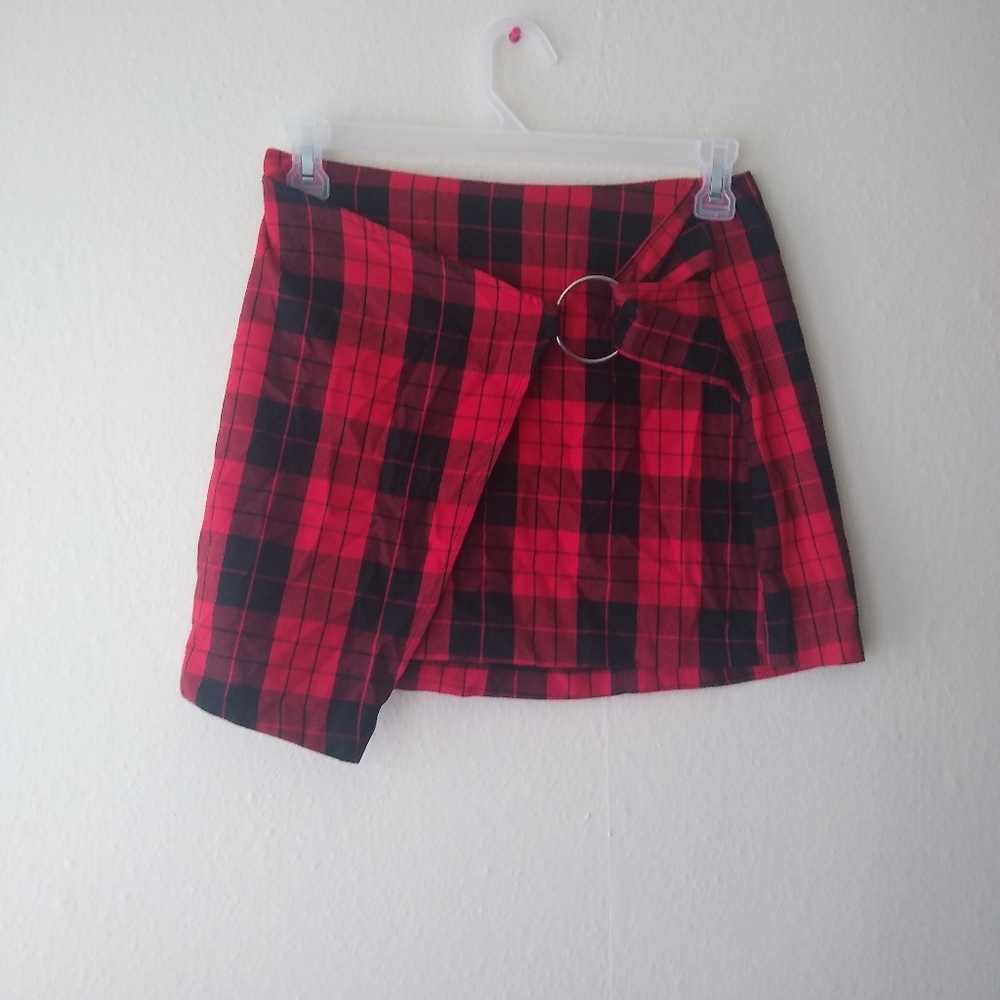 Almost Famous Red/Black plaid Mini skirt Size 7